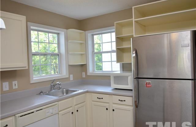 3000 Centennial Woods Dr