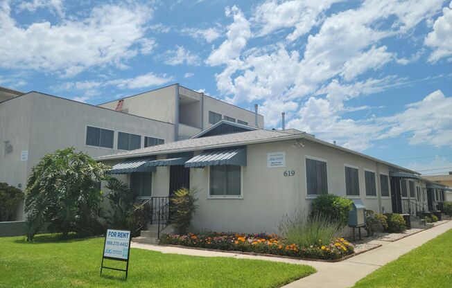 619 S. Grevillea Ave.