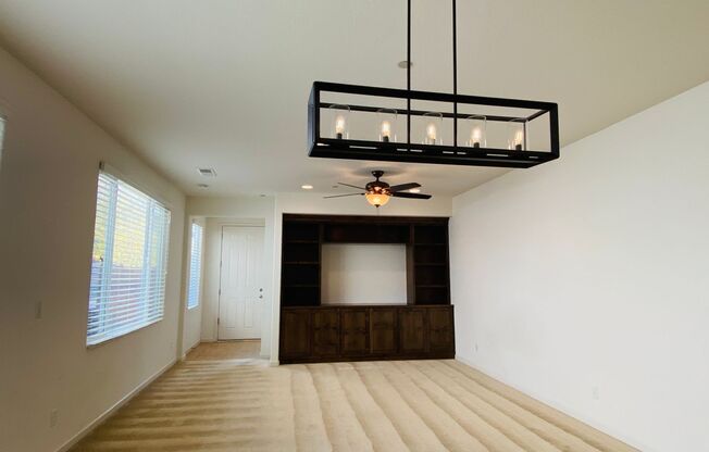 $2,250 International & Chestnut 3 Bed - N. Recreation Ave, Fresno
