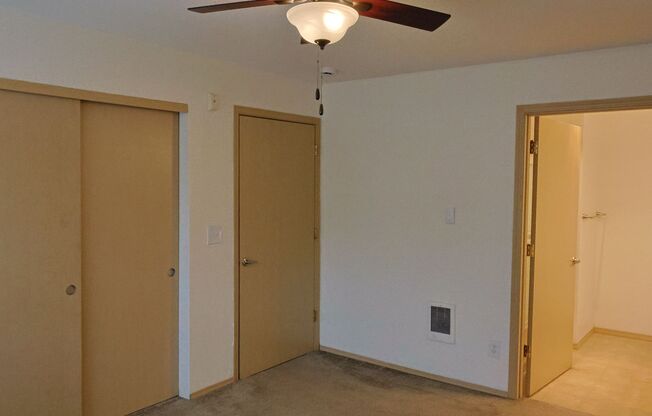 3 beds, 2 baths, 1,193 sqft, $2,000, Unit 354-2048