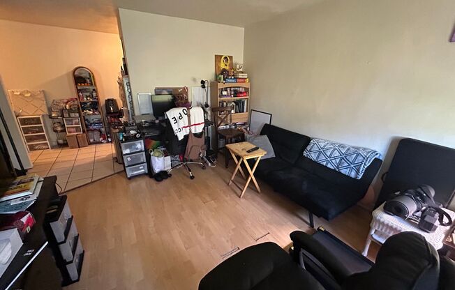 1 bed, 1 bath, $850, Unit 315