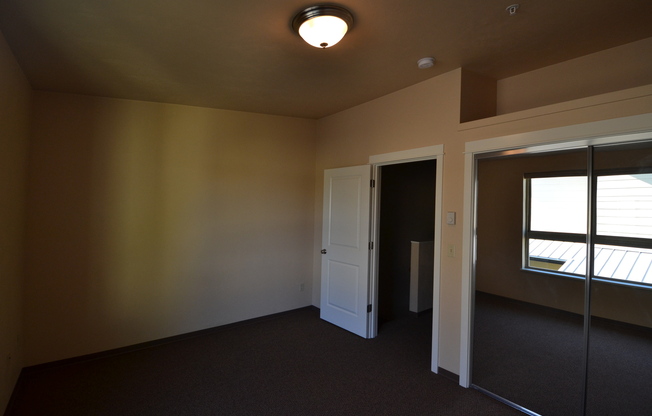 4 beds, 2.5 baths, 1,502 sqft, $3,380, Unit 13
