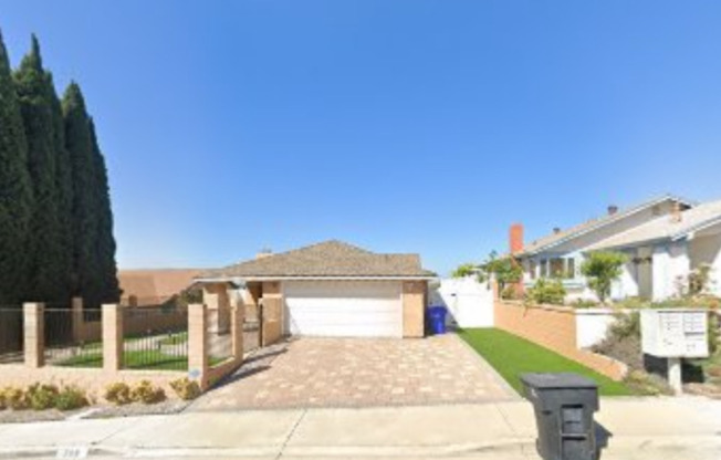 798 CAREFREE DR