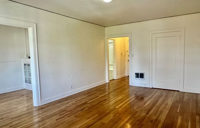 1 bed, 1 bath, 634 sqft, $1,375, Unit 301