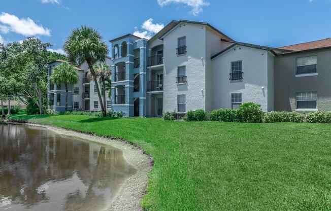 LUXURIOUS LAKE VIEWS!
