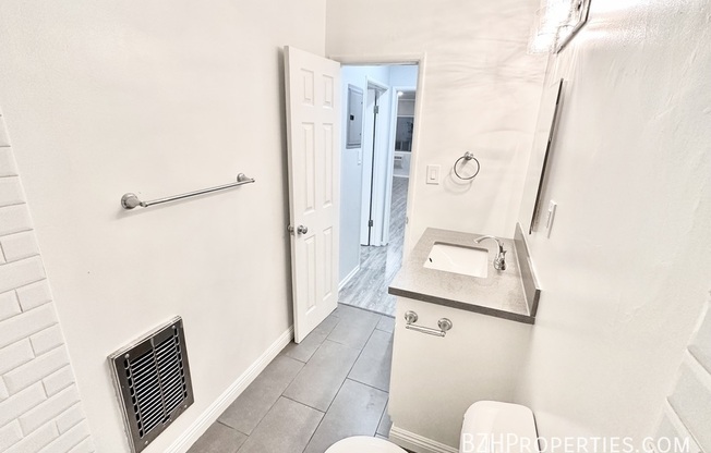 1 bed, 1 bath, 750 sqft, $2,000