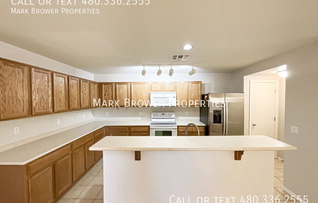 1073 S Hawk Lane