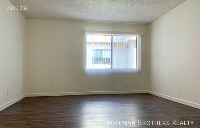 1012 E Acacia Ave