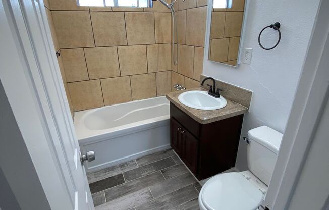 2 beds, 1 bath, 580 sqft, $2,195, Unit 2705 - 05