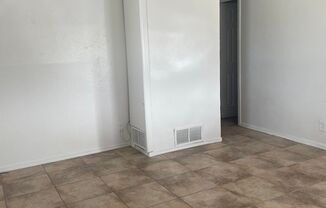 2 beds, 1 bath, 650 sqft, $850, Unit 5844