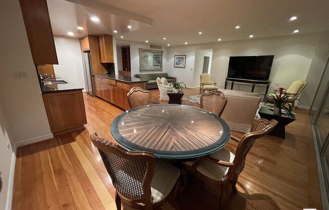 2 beds, 2 baths, 1,301 sqft, $7,250, Unit 2704
