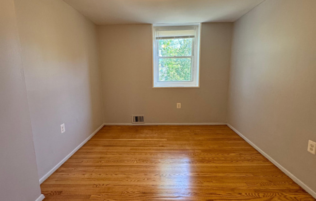 3 beds, 1 bath, $1,800