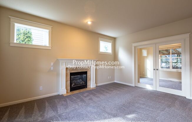 Fantastic 3-Bedroom Home with Office and Large Bonus Room in the Heart of Oregon City!
