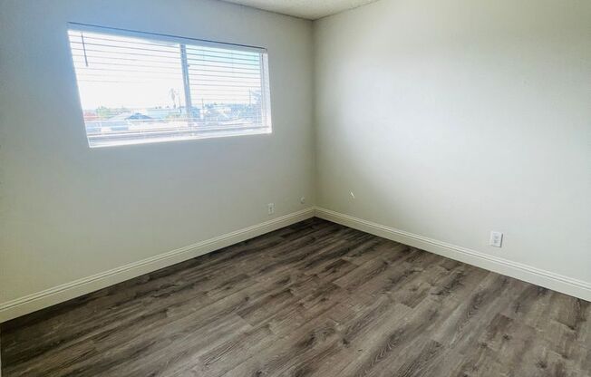 2 beds, 1.5 baths, 930 sqft, $2,400, Unit Unit 4