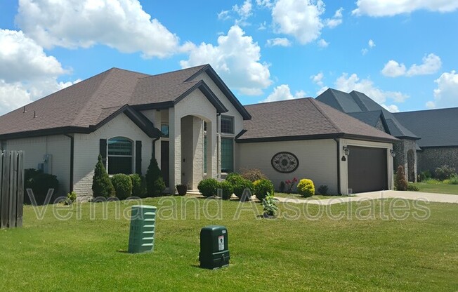 1740 SUNRISE CIR