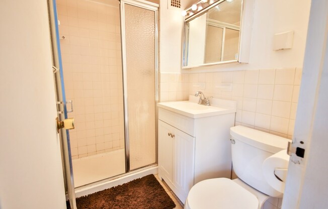 2 beds, 2 baths, 1,282 sqft, $4,200, Unit 4E
