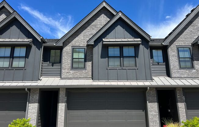 Luxury Townhome for Lease at the Courtyards at Hidden Crest - 6812 NE 131st Way