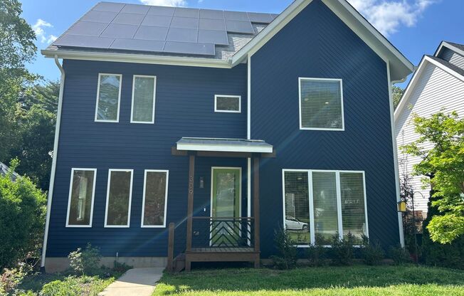 3 Bed | 3.5 Bath Single Family Downtown Raleigh Home | Electricity Included!