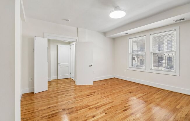Studio, 1 bath, 450 sqft, $1,792, Unit 811-B7