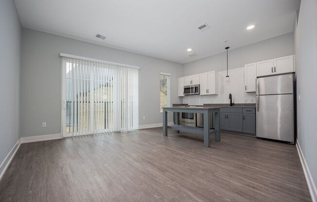 1 bed, 1 bath, 684 sqft, $1,195, Unit 314