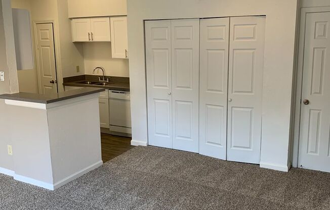 2 beds, 2 baths, 1,038 sqft, $1,215, Unit 0110