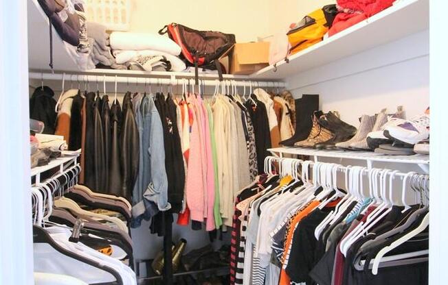 2 beds, 2 baths, $6,800, Unit 4D