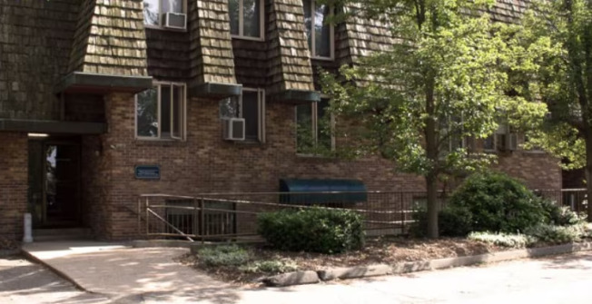 210 MAIN ST