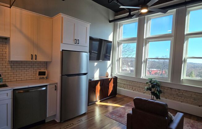 2 beds, 1 bath, 600 sqft, $1,295, Unit Available Now 208