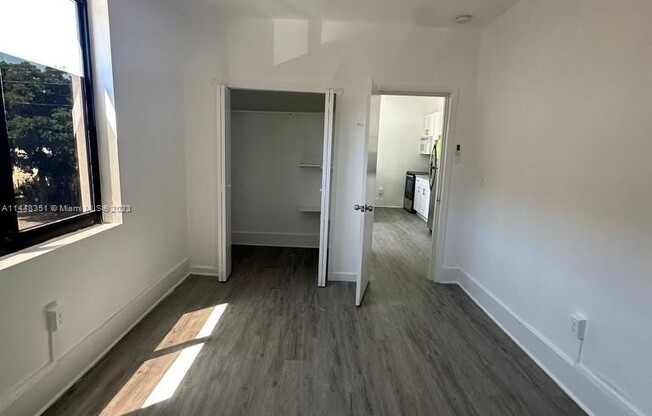 345 SW 5 AVE