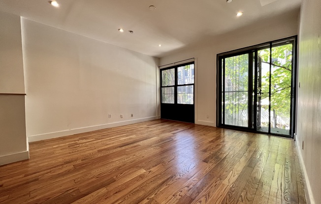 162 W 120 ST