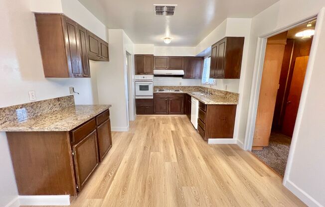 $1,895 New floors 4 Bedroom Home, Old Town Clovis, - San Jose, Clovis, CA