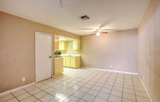 1 bed, 1 bath, $1,000, Unit #G