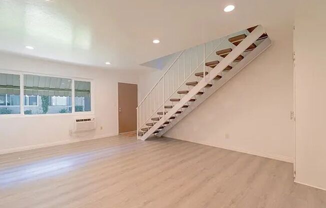5593 Pioneer Blvd - Unit 18, Whittier: Spacious 2 Bed 1.5 Bath Townhome!