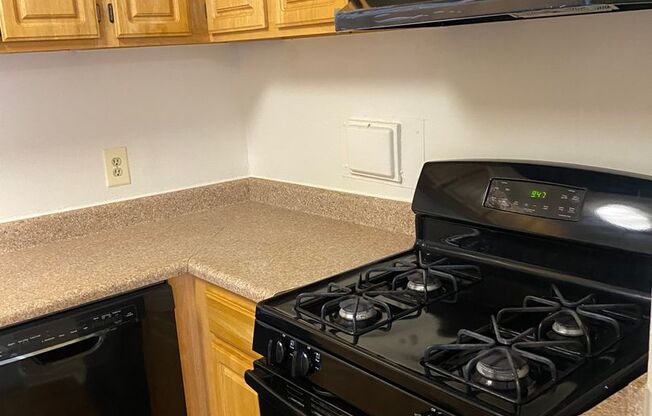2 beds, 1.5 baths, 1,050 sqft, $1,700, Unit 3400 #302