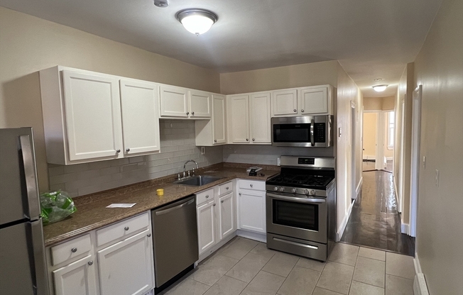 3 beds, 1 bath, 1,050 sqft, $3,000, Unit 2