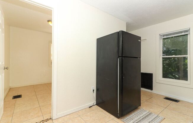 2/1 in Deland - Walking distance downtown / Remodeled and Ready * $795 MOVE IN SPECIAL