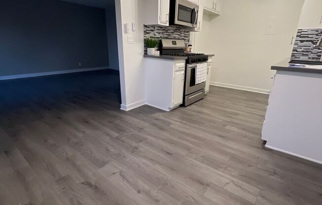 2 beds, 1 bath, 1,100 sqft, $2,475, Unit 241-39