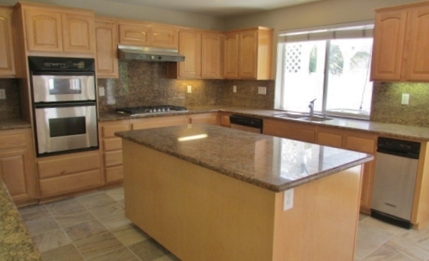 Beautiful 5 Bedroom 4 Bathroom Home in West Irvine