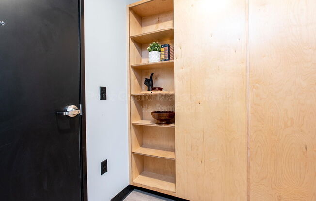 1 bed, 1 bath, 500 sqft, $825, Unit 305