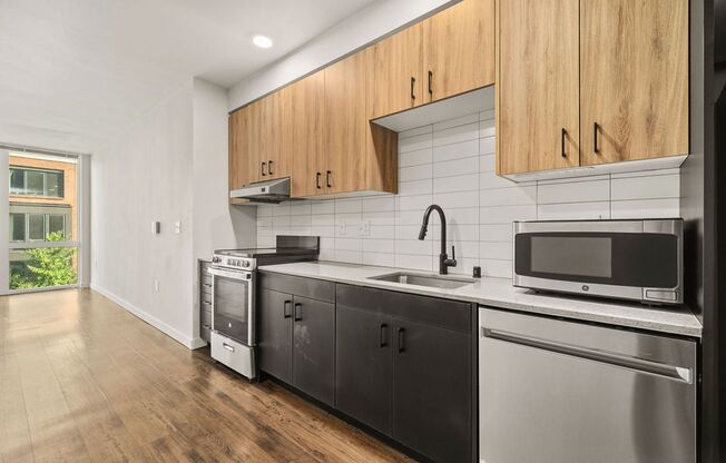 2 beds, 1 bath, 660 sqft, $2,850, Unit 311