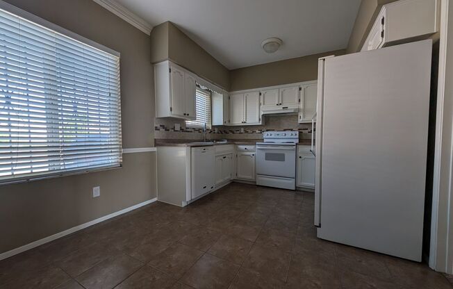 2 beds, 2 baths, $1,400