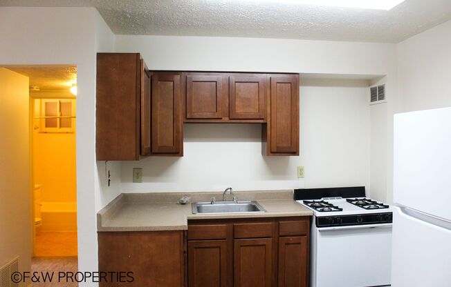 2 beds, 1 bath, 665 sqft, $950, Unit 1732P
