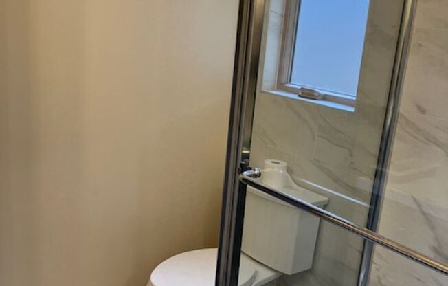 Large Three Bedroom, Two Bathroom House Near DLI, Cannery Row and Schools