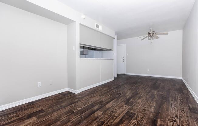 Studio, 1 bath, 464 sqft, $839