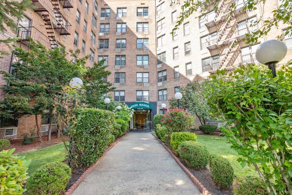 100-25 Queens Boulevard