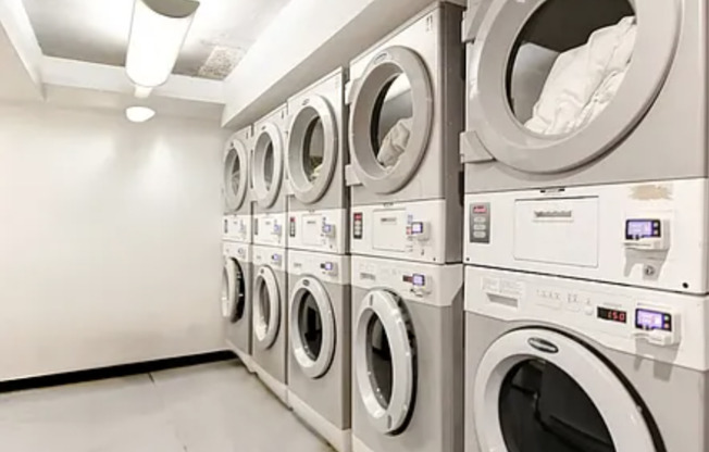 1 bed, 1 bath, $4,195, Unit 4F