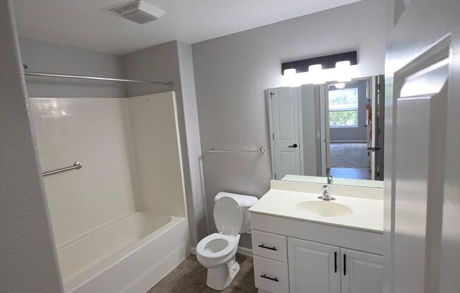 1 bed, 1 bath, 869 sqft, $1,465, Unit 9-206