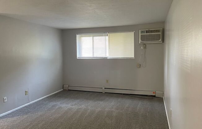 2 beds, 1 bath, 875 sqft, $960, Unit L104