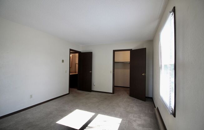 2 beds, 1 bath, $950, Unit Unit 7