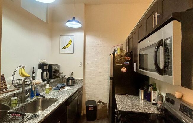 2 beds, 2 baths, 900 sqft, $2,299, Unit 318
